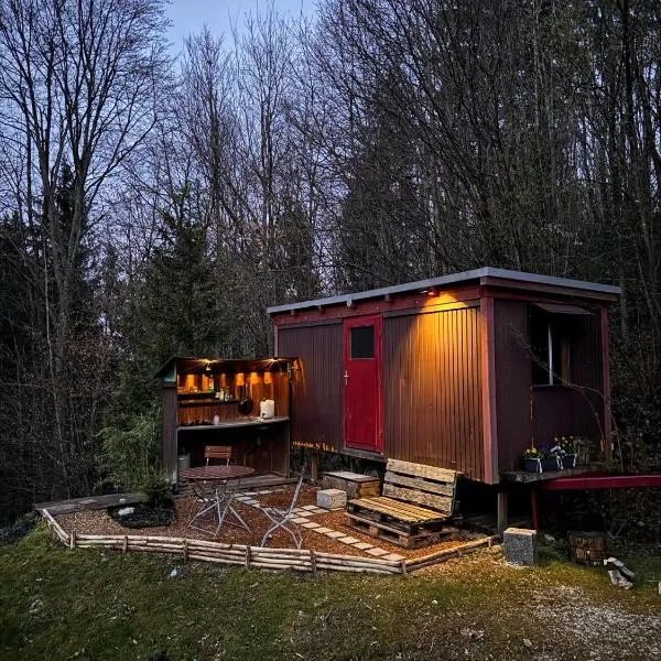 Bauwagen mit Bergblick