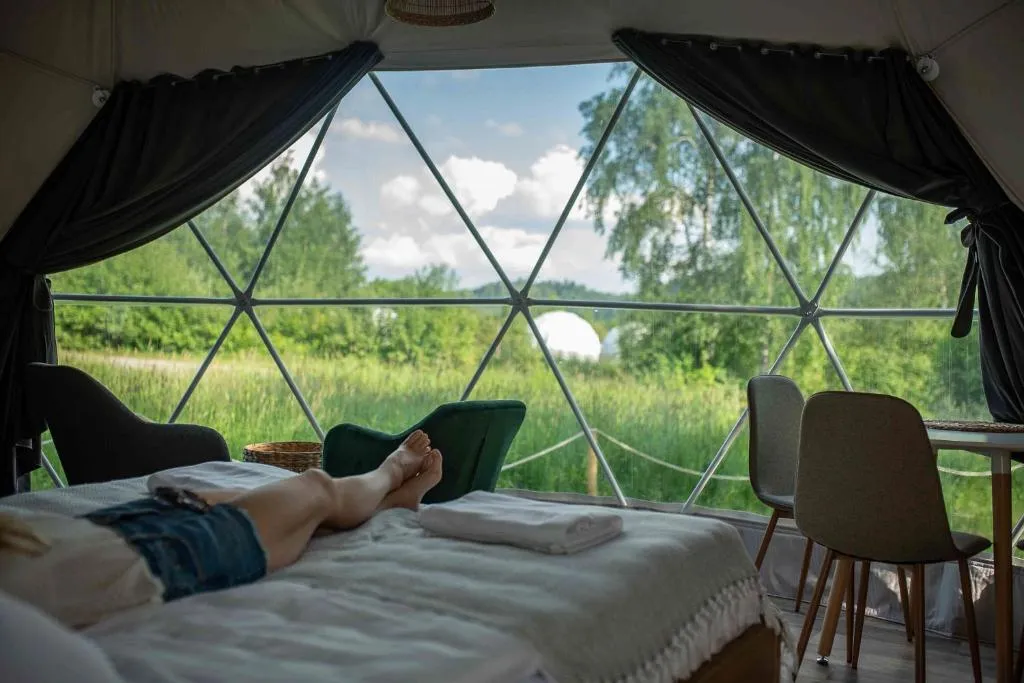 Glamping Biała Czapla z balią nad jeziorem czorsztyńskim