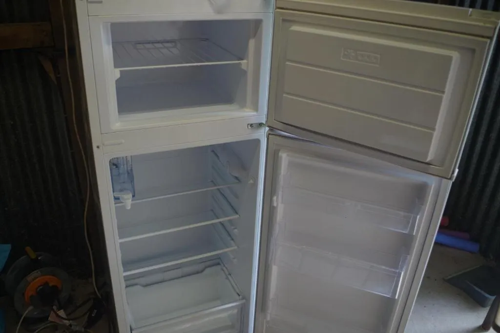 CHEZ MITCH EN CAMPING CAR et grand espace extérieur