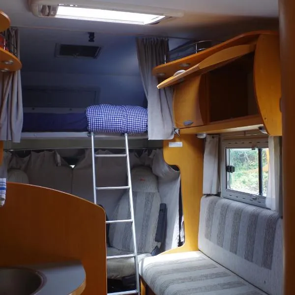 CHEZ MITCH EN CAMPING CAR et grand espace extérieur