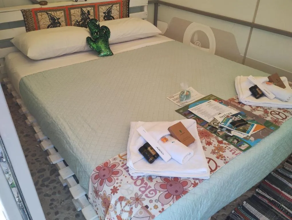 Cornelia Hippie Magic Bus