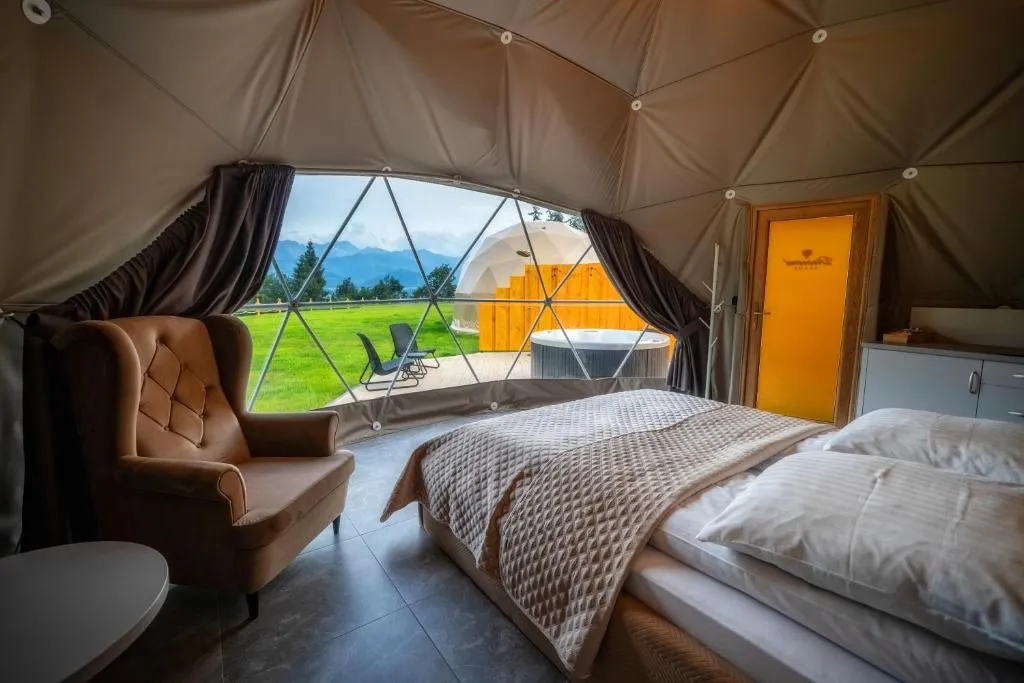 Diamond Glamp & Jacuzzi