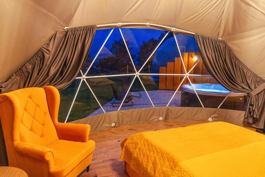 Diamond Glamp & Jacuzzi