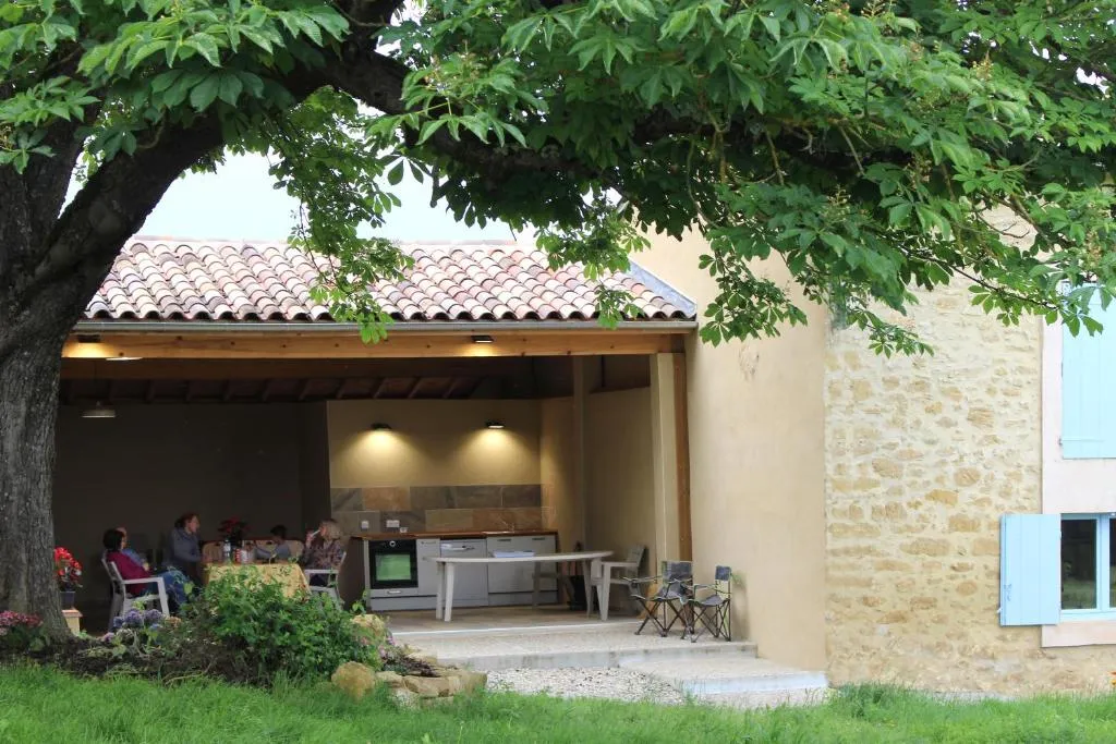 Gites et Roulottes au Domaine de la Trille