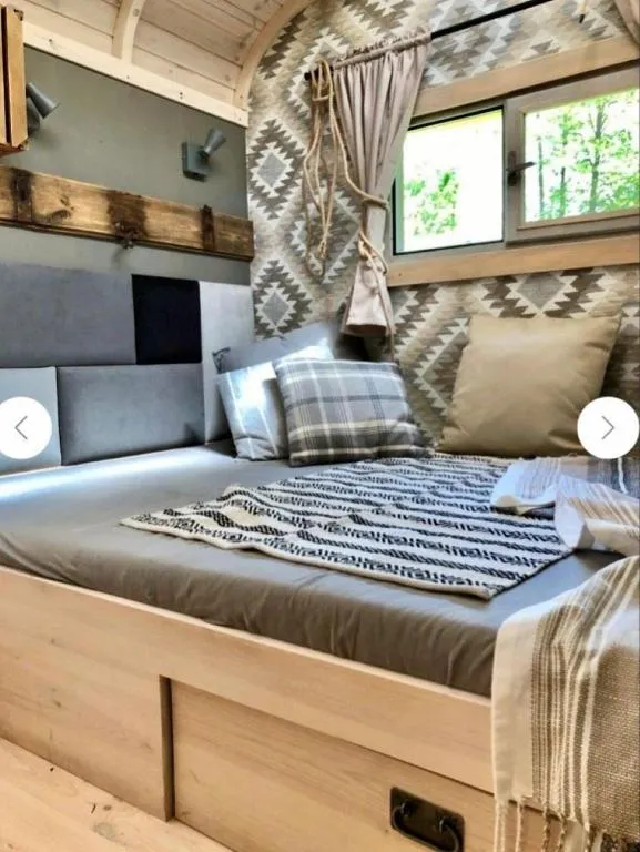 Entspannung im Zirkuswagen: außergewöhnliche und liebevoll eingerichtete Glamping-Unterkunft im Grünen