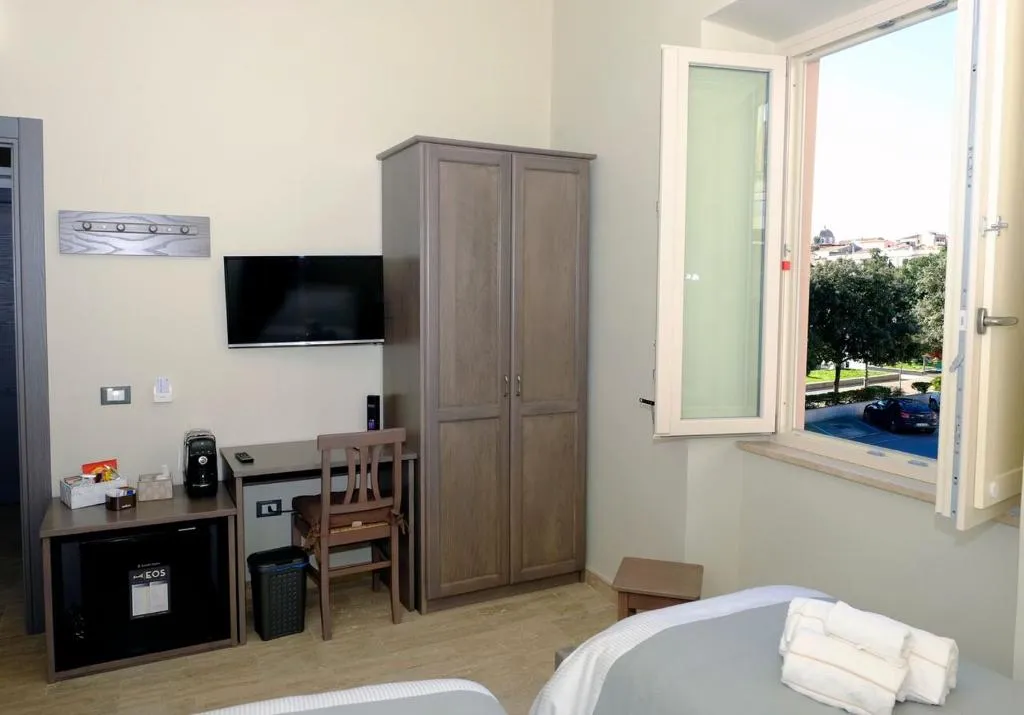EOS Room and Breakfast