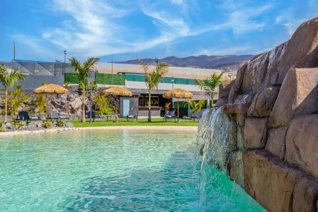 Experiencia Habitación Burbuja con Jacuzzi Privado, Piscina y Vistas al Mar