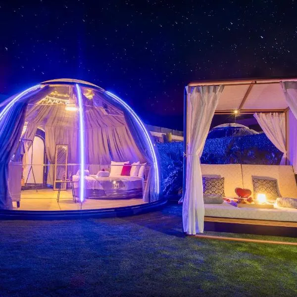 Experiencia Habitación Burbuja con Jacuzzi Privado, Piscina y Vistas al Mar