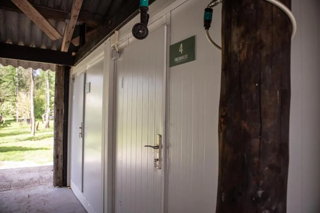 Glamplodge met privé sanitair