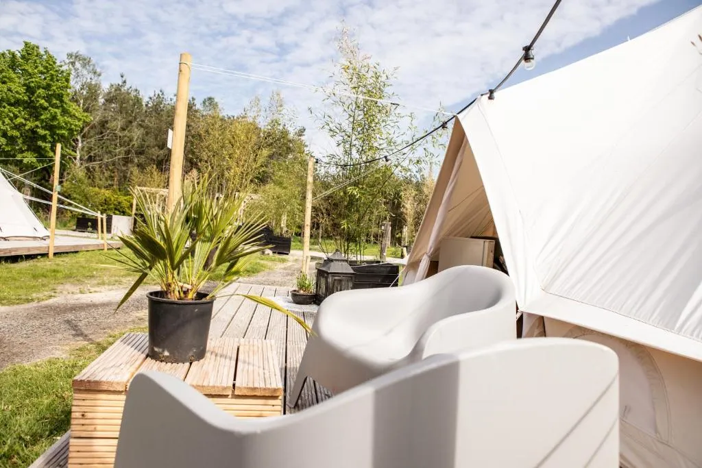 Glamplodge met privé sanitair