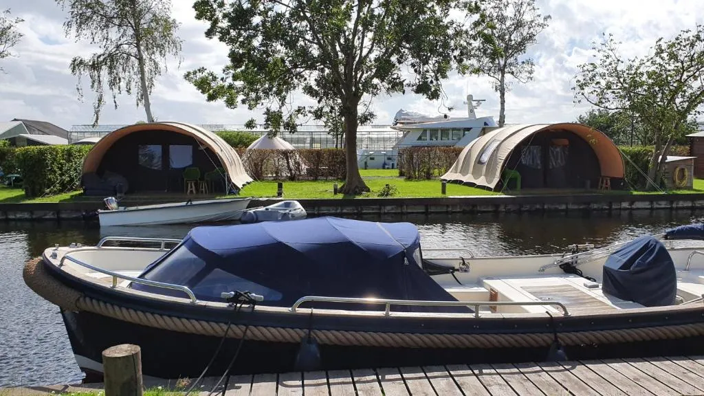 Glamping at the water, close to Amsterdam