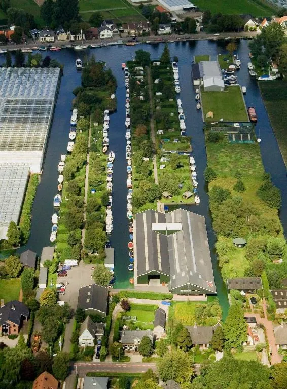 Glamping at the water, close to Amsterdam