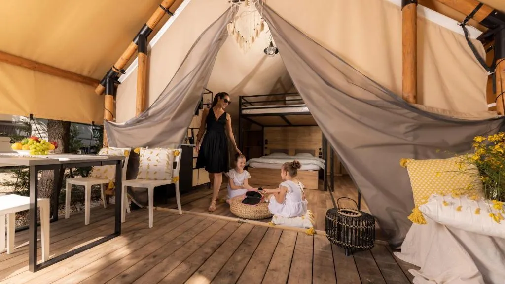 Polidor Glamping Resort