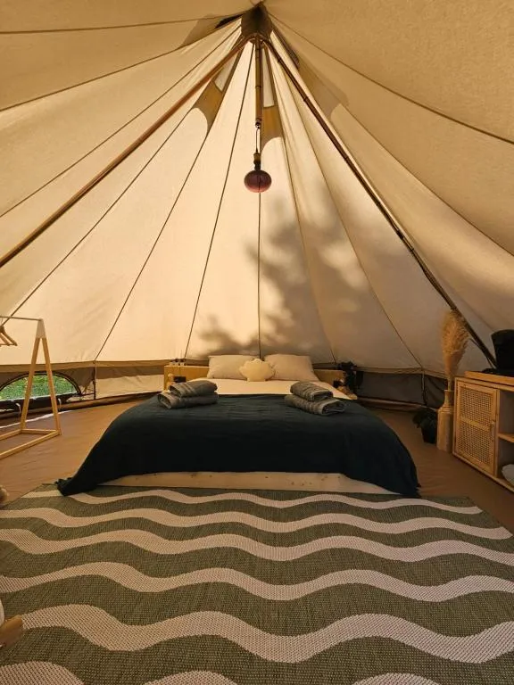 Glamping Zeeland Beach Bell tent