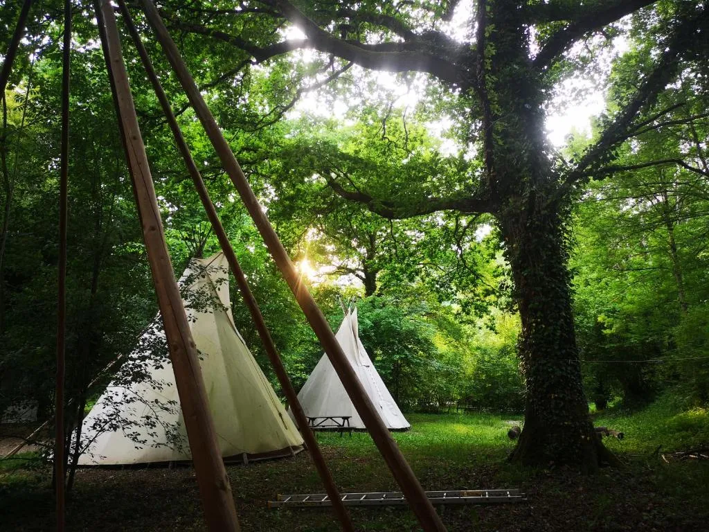 grand tipi traditionnel pour 2 à 5 personnes