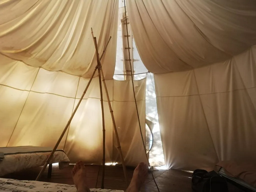 grand tipi traditionnel pour 2 à 5 personnes