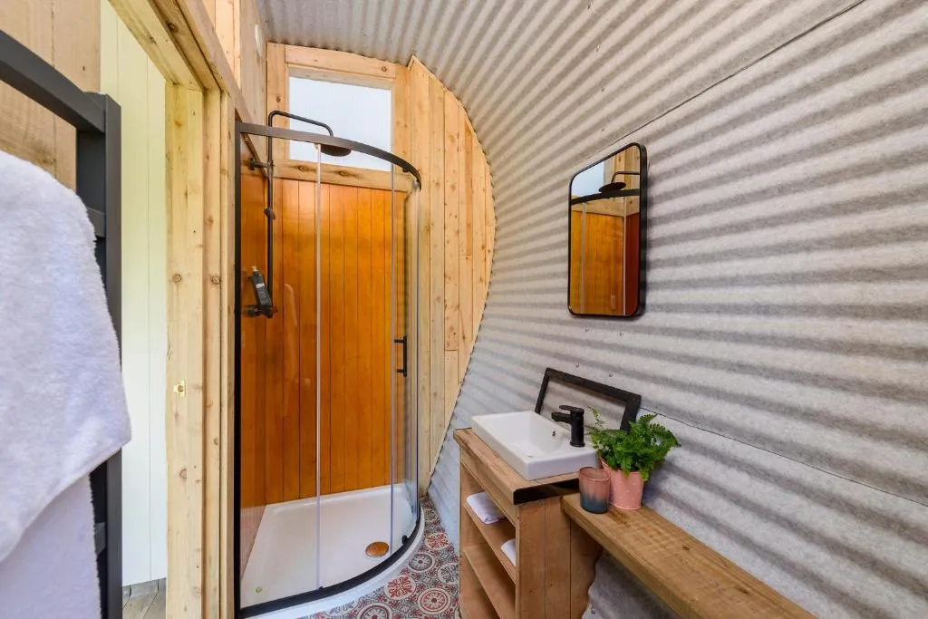 Killarney Glamping at the Grove, Suites and Lodges