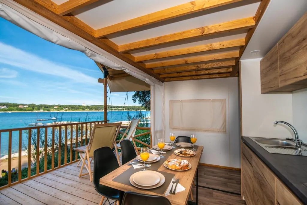 Arena Stoja Camping Homes