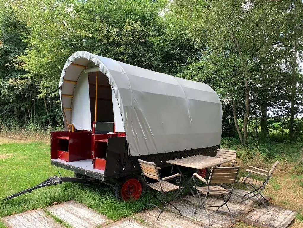 Huifkar in landelijke omgeving De Mersken 9 Ureterp