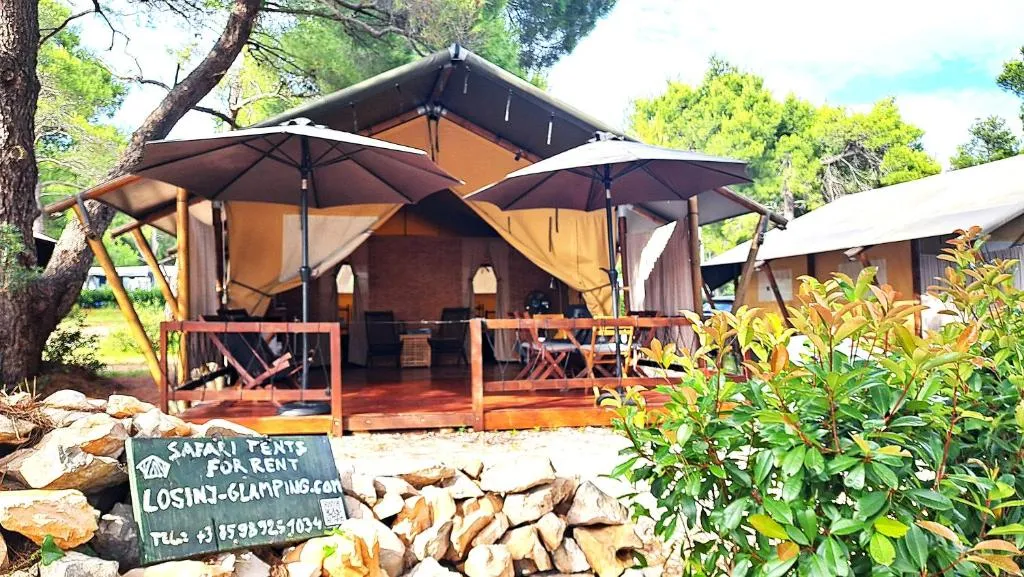 VELA Glamping