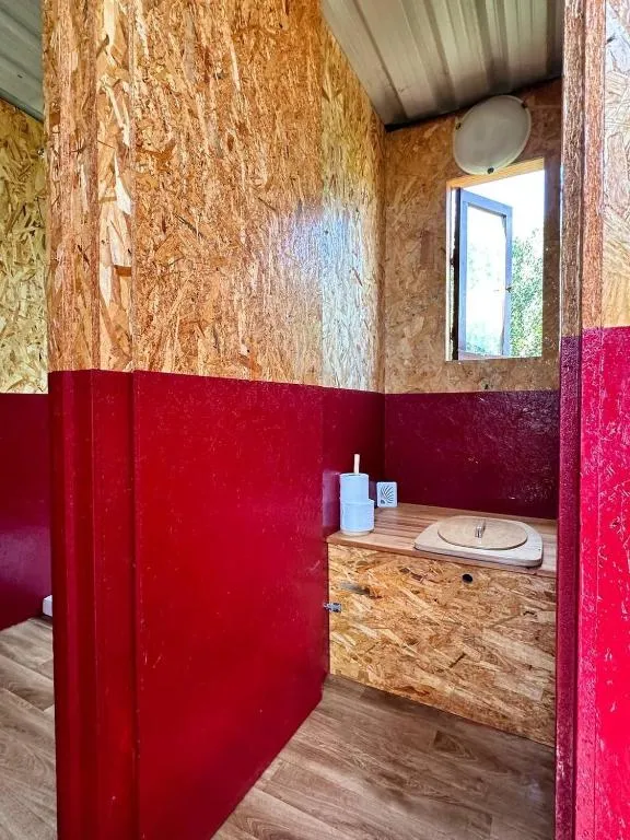 Michas caravan for 2 See the herd of horses from your bed