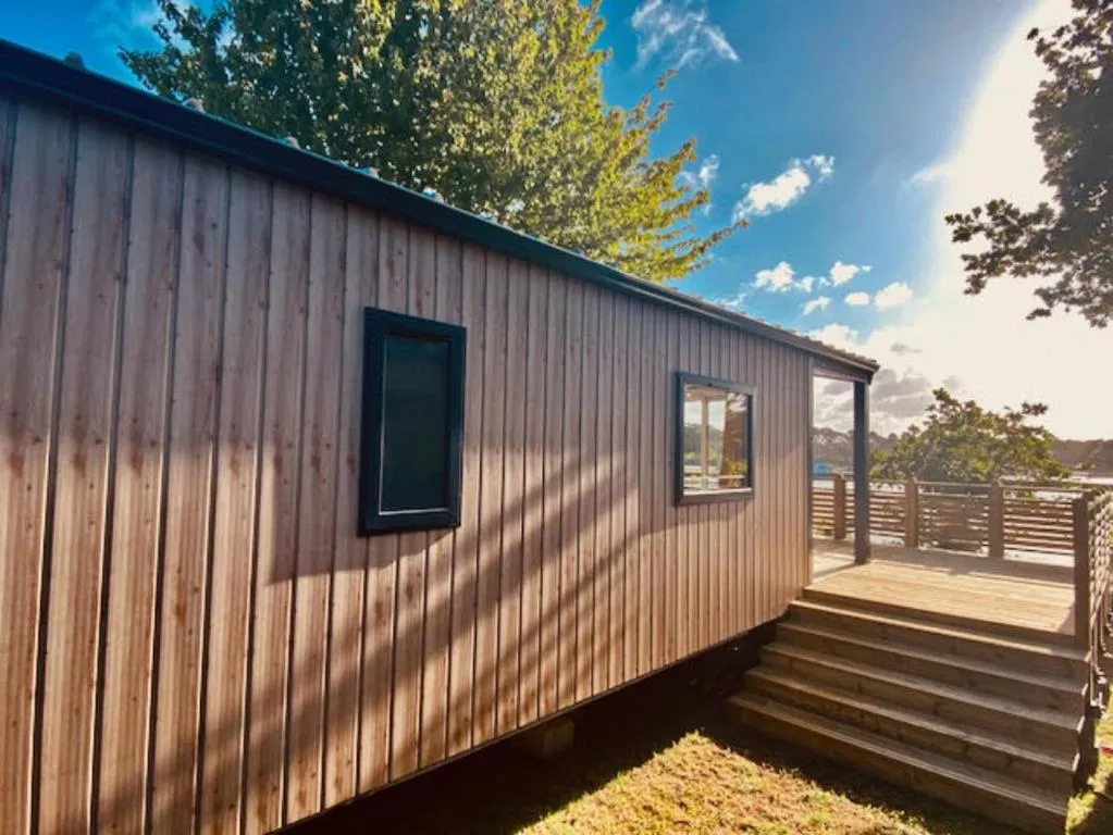 Mobil home Ty Brehat vue lac 2 chambres 4 personnes