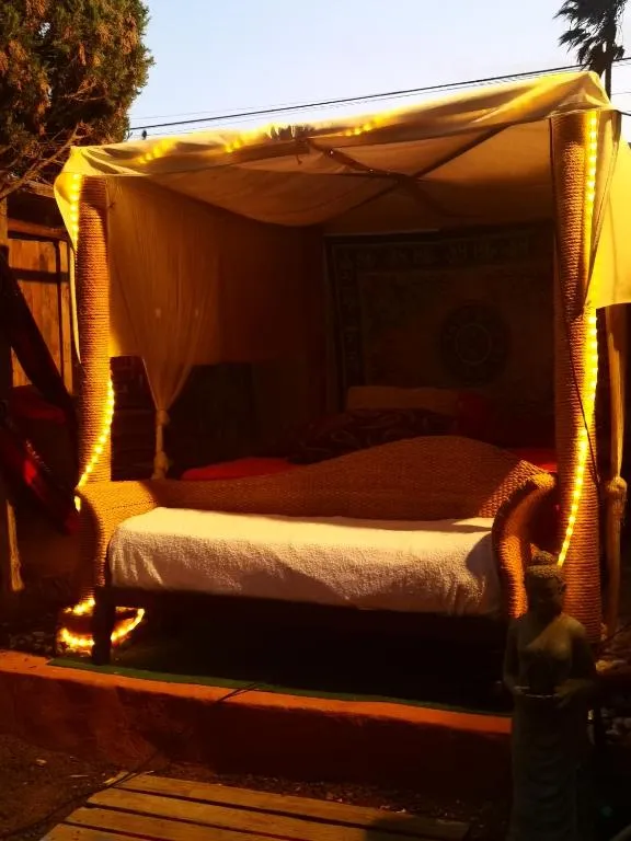 Flor de Loto Romantic Woodhouse casita camping