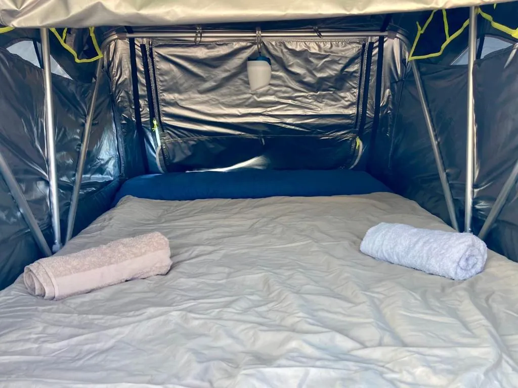 Rooftop tent
