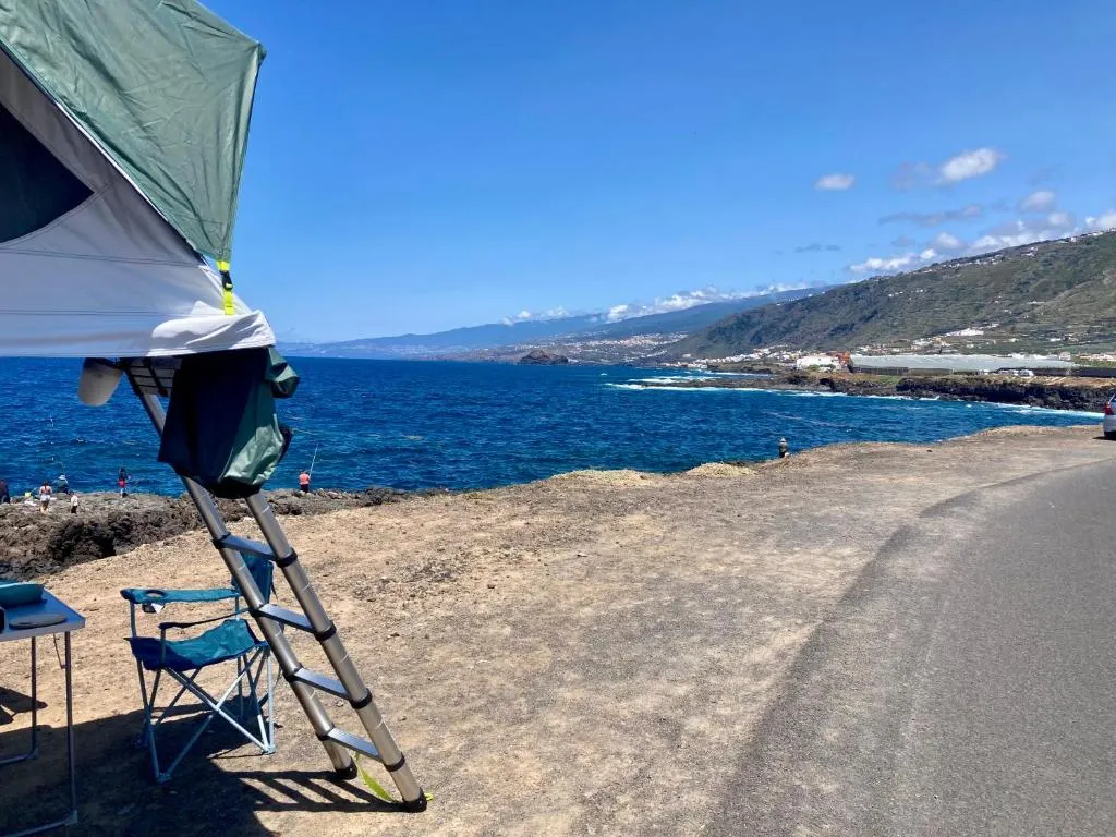 Rooftop tent