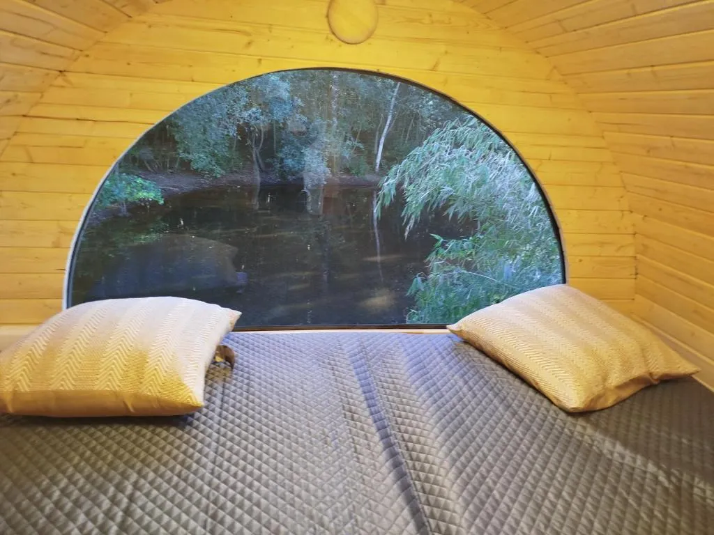 Schlaffass Natursee-Chalet mit Sanitärfass,Hot Tub,Sauna,Jacuzzi,angeln