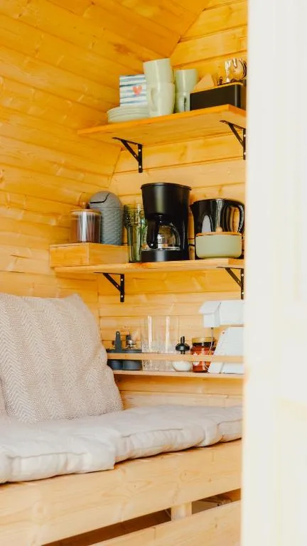 Schlaffass Natursee-Chalet mit Sanitärfass,Hot Tub,Sauna,Jacuzzi,angeln