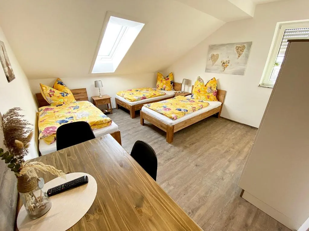 Seehaus Mamming - Hotel - Schlaffässer - Biergarten - Camping