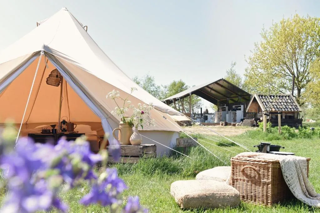 Smuk Bell Tent Glamping nabij het water in Friesland
