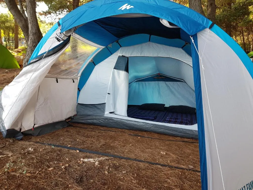THE SEA CAVE CAMPING