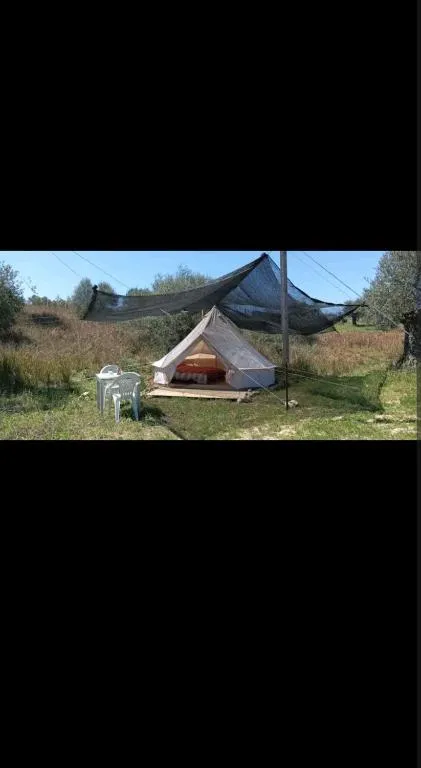 Tienda acogedora con piscina "Amantes de la naturaleza" 1