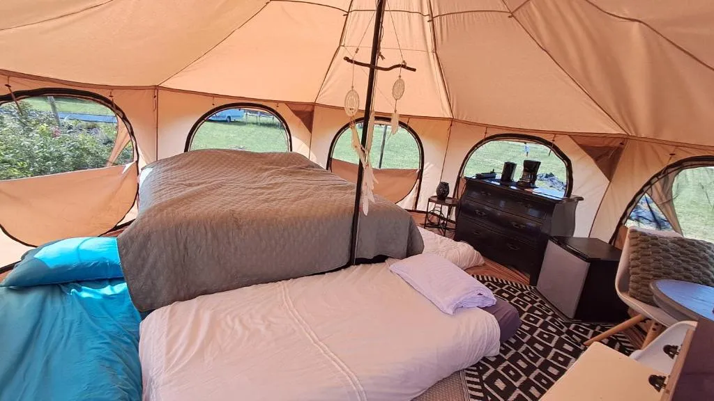 Yurt-tent met uitzicht