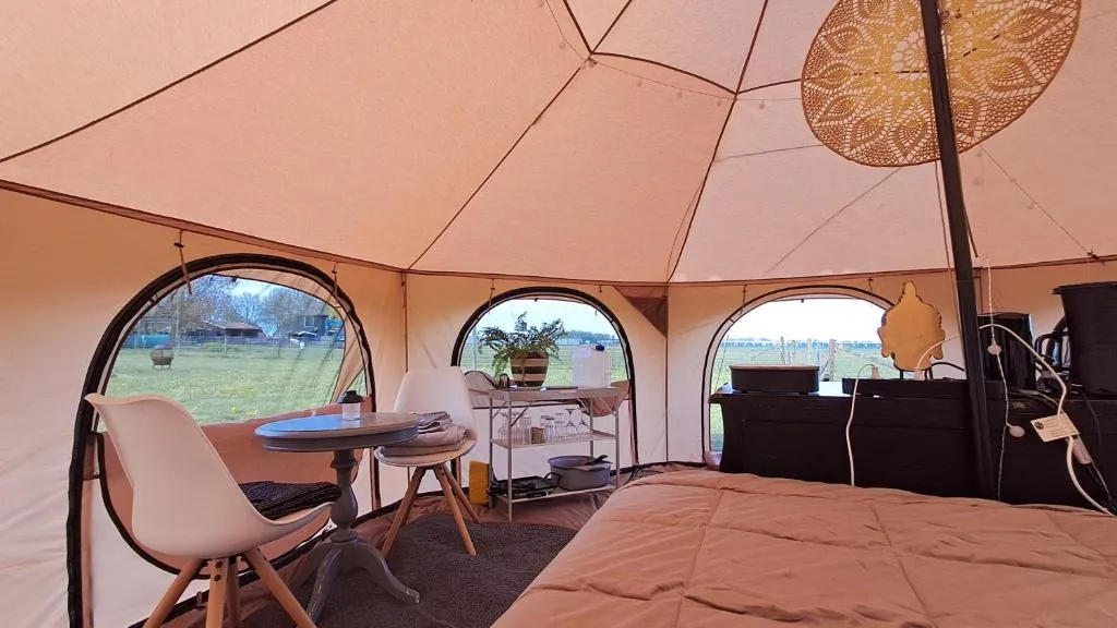 Yurt-tent met uitzicht