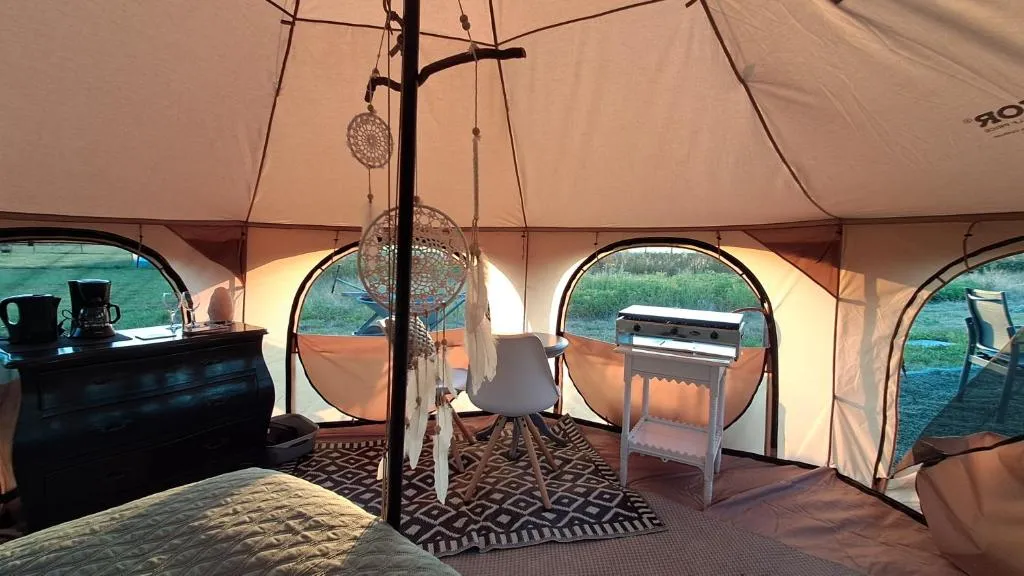 Yurt-tent met uitzicht